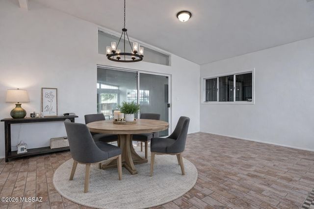 5940 E North Street, Tucson, AZ 85712