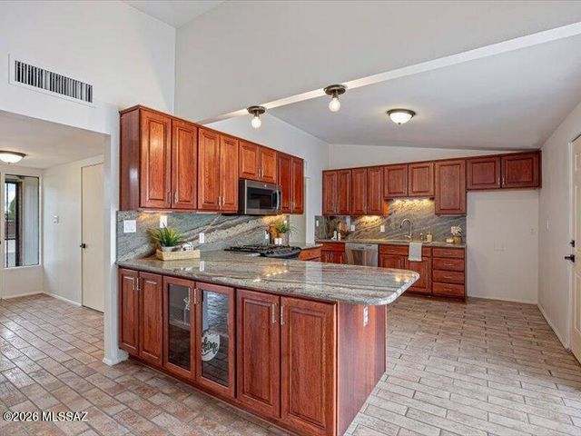 5940 E North Street, Tucson, AZ 85712