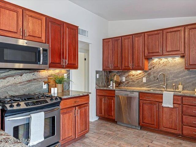 5940 E North Street, Tucson, AZ 85712