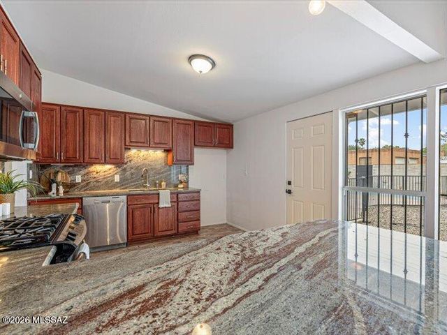 5940 E North Street, Tucson, AZ 85712