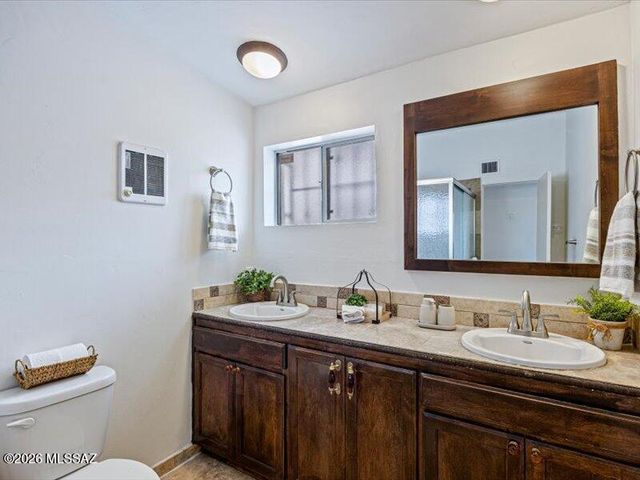 5940 E North Street, Tucson, AZ 85712