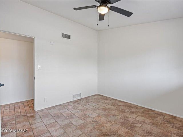 5940 E North Street, Tucson, AZ 85712