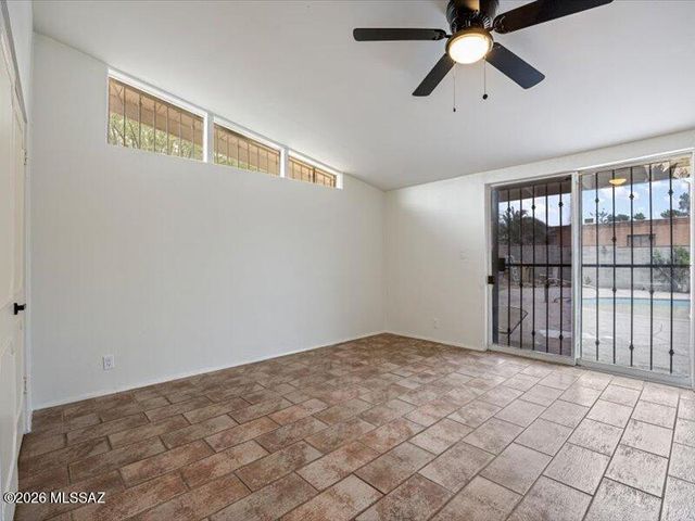 5940 E North Street, Tucson, AZ 85712