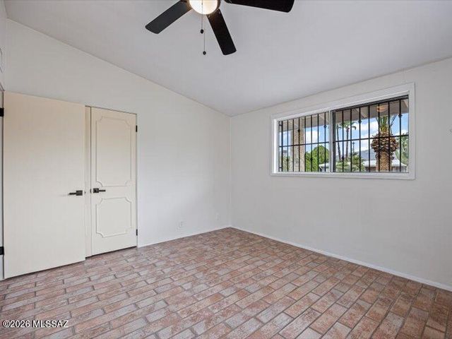 5940 E North Street, Tucson, AZ 85712