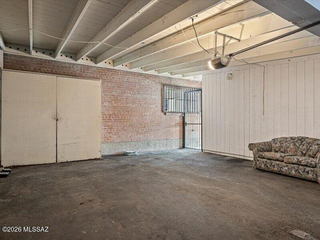 5940 E North Street, Tucson, AZ 85712