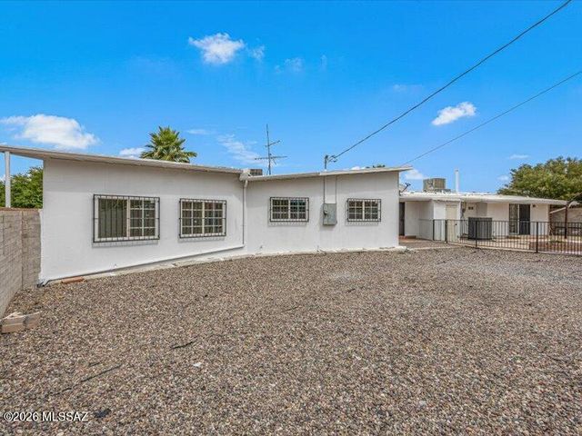 5940 E North Street, Tucson, AZ 85712