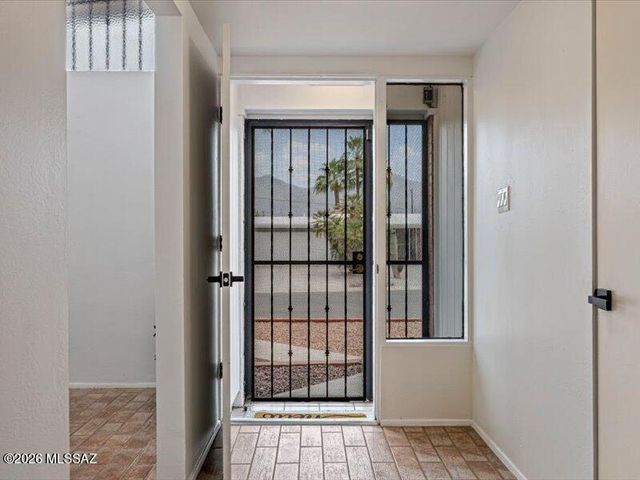 5940 E North Street, Tucson, AZ 85712