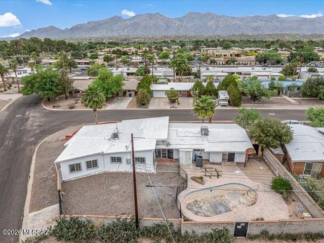 5940 E North Street, Tucson, AZ 85712