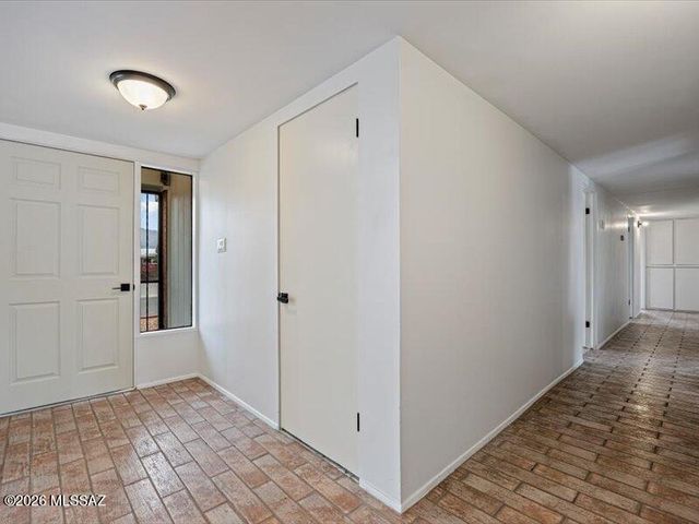 5940 E North Street, Tucson, AZ 85712