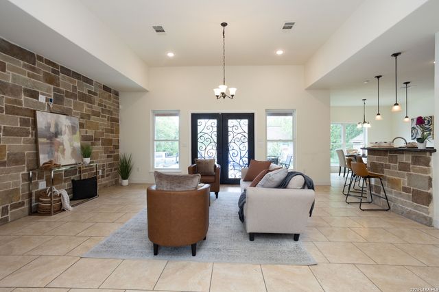 1910 Donaldson Ave, San Antonio, TX 78228