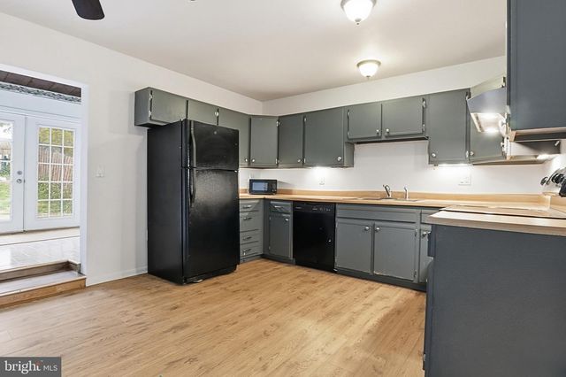 3104 GALAXY RD, Dover, PA 17315