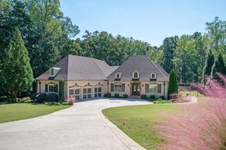 902 Lenora NW Drive, Kennesaw, GA 30152