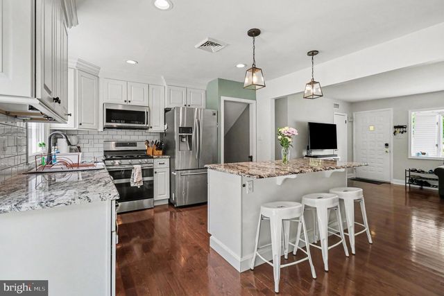 900 WOODLAWN DR, Lansdale, PA 19446