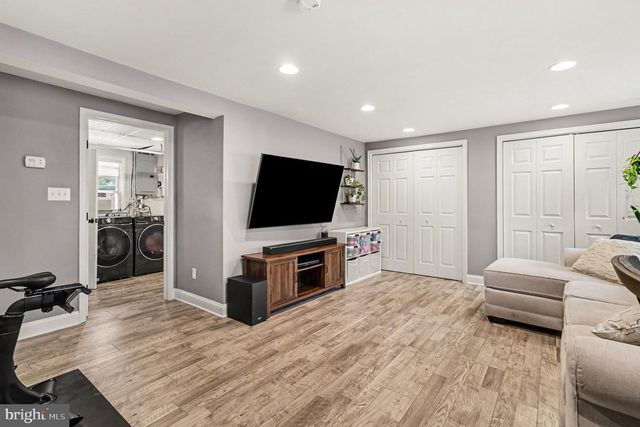 900 WOODLAWN DR, Lansdale, PA 19446