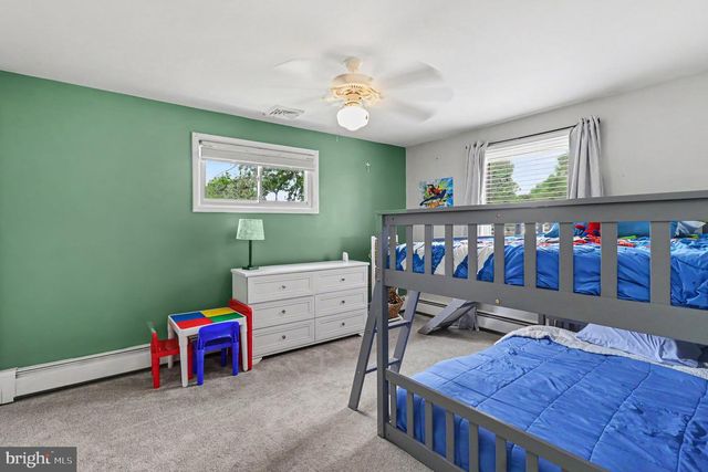 900 WOODLAWN DR, Lansdale, PA 19446