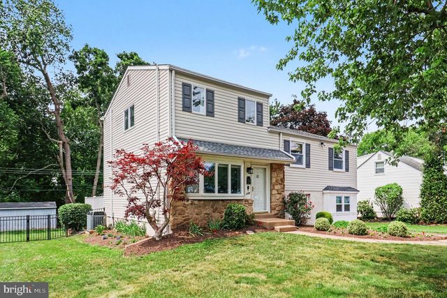 900 WOODLAWN DR, Lansdale, PA 19446
