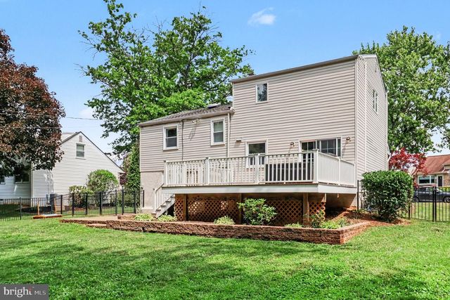 900 WOODLAWN DR, Lansdale, PA 19446