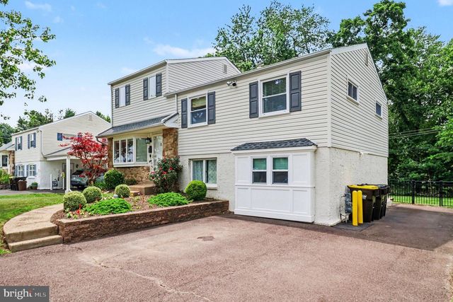 900 WOODLAWN DR, Lansdale, PA 19446