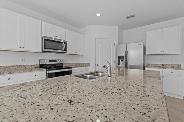 1264 CASCADES AVENUE, Davenport, FL 33837