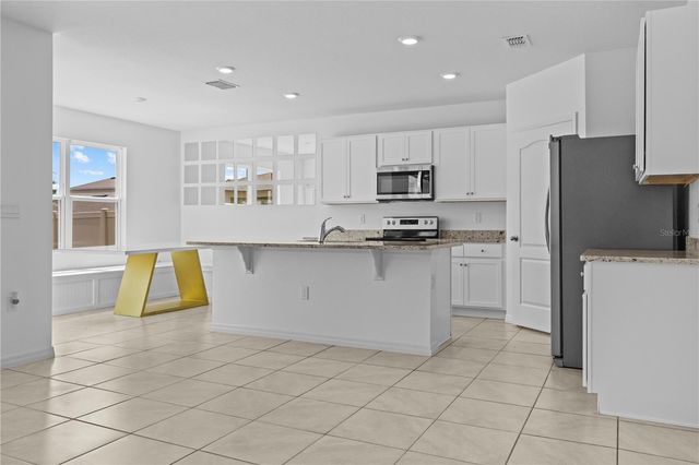 1264 CASCADES AVENUE, Davenport, FL 33837