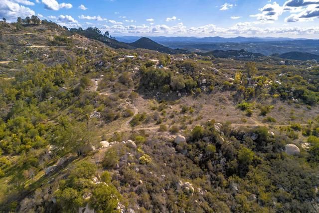 2494 Donnil Lane, Fallbrook, CA 92028