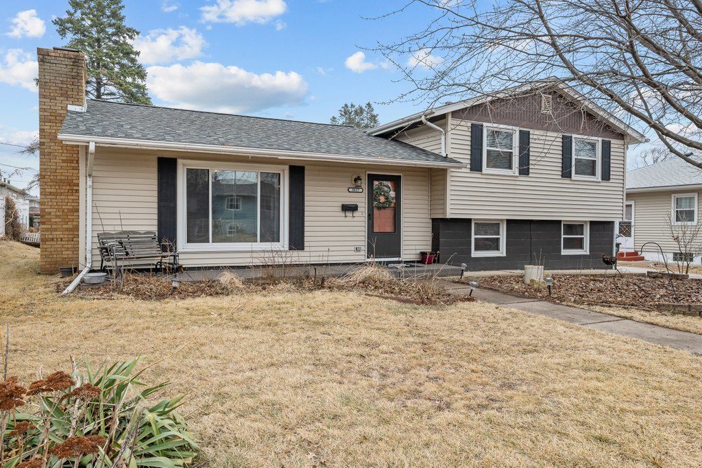 3617 Pacific Street, Davenport, IA 52806