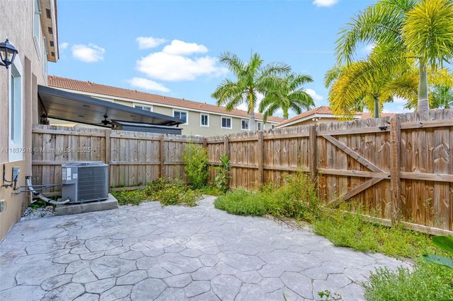 2431 SE 10th Ct, Homestead, FL 33035