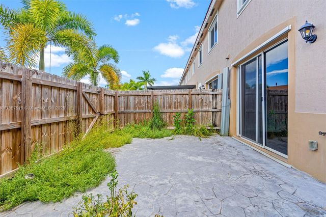 2431 SE 10th Ct, Homestead, FL 33035