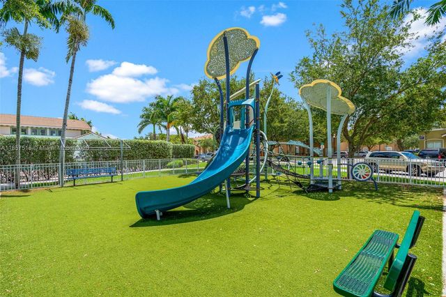 2431 SE 10th Ct, Homestead, FL 33035