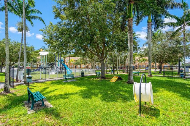 2431 SE 10th Ct, Homestead, FL 33035