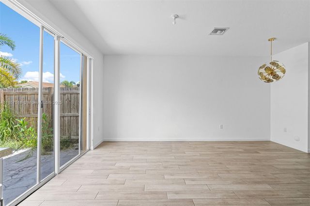 2431 SE 10th Ct, Homestead, FL 33035