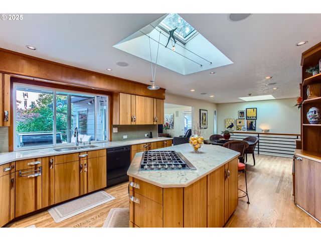 7145 Sw GABLE Pkwy, Portland, OR 97225