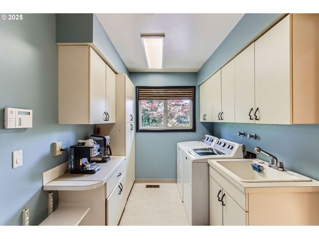 7145 Sw GABLE Pkwy, Portland, OR 97225