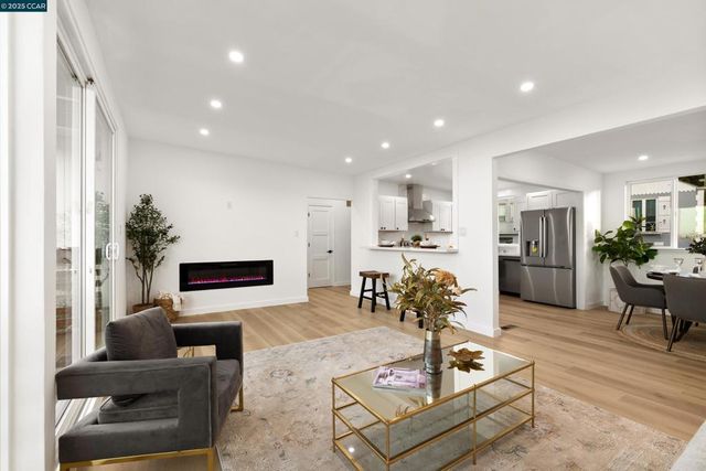 657 Silver Ave, San Francisco, CA 94134