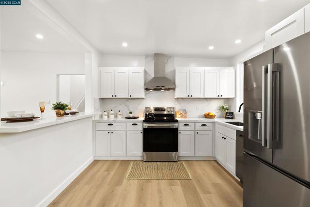 657 Silver Ave, San Francisco, CA 94134