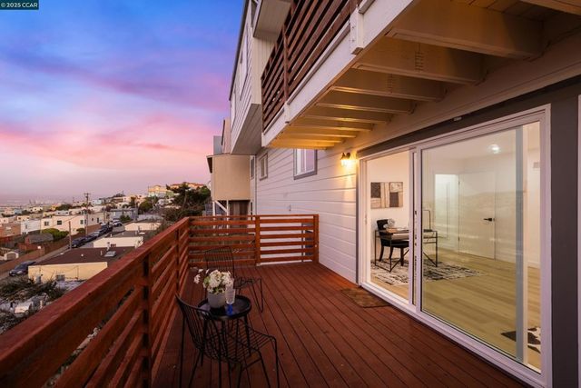 657 Silver Ave, San Francisco, CA 94134