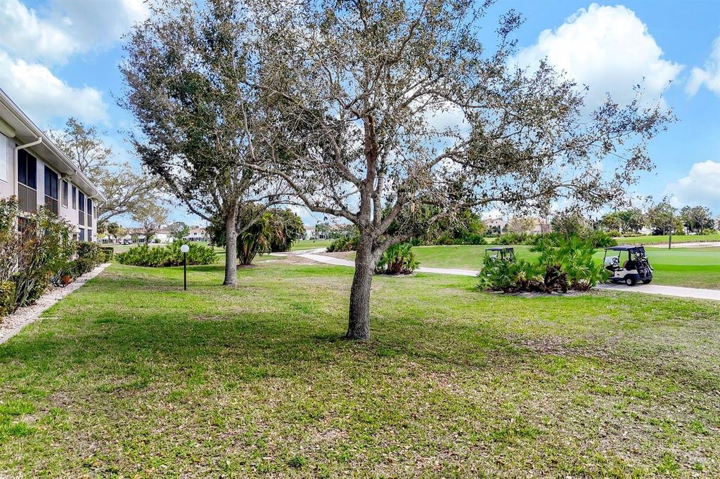 Image 27 of property listing at 1335 SAXONY CIRCLE 314, Punta Gorda, FL 33983