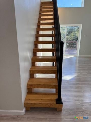 1226 Whispering Hills Drive, Canyon Lake, TX 78133