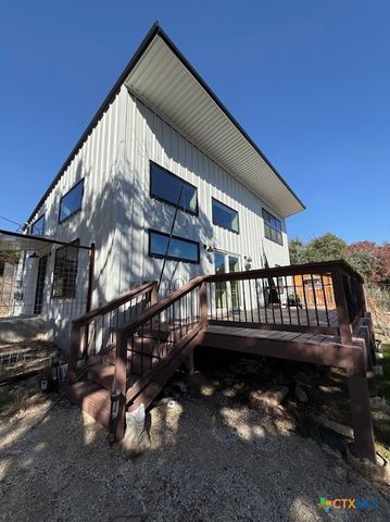 1226 Whispering Hills Drive, Canyon Lake, TX 78133