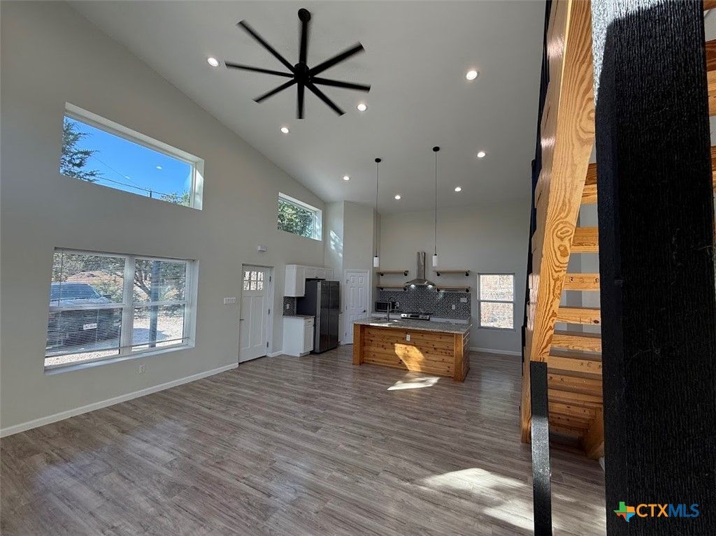 1226 Whispering Hills Drive, Canyon Lake, TX 78133