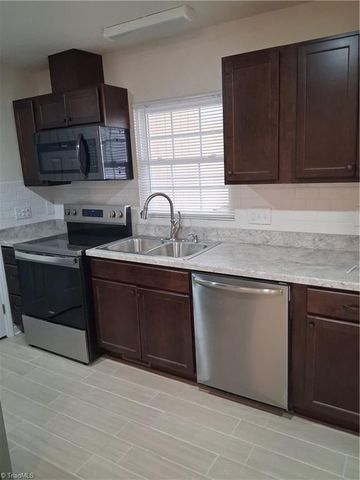 1300 Rotherwood Road, Greensboro, NC 27406