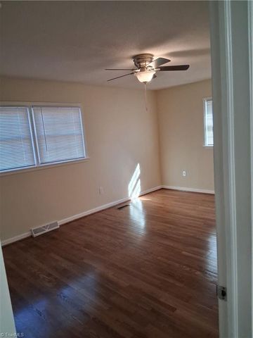 1300 Rotherwood Road, Greensboro, NC 27406