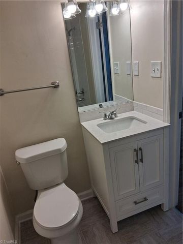 1300 Rotherwood Road, Greensboro, NC 27406