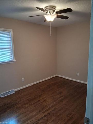 1300 Rotherwood Road, Greensboro, NC 27406