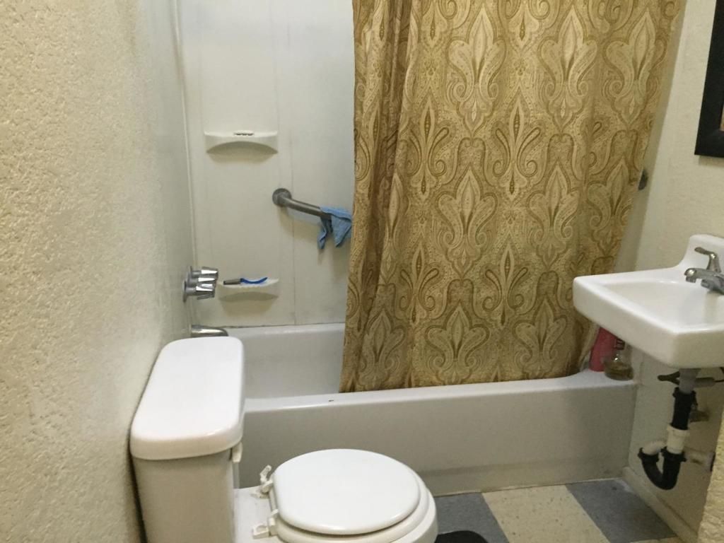 Image 3 of property listing at 585 School Street, Pittsburg, CA 94565