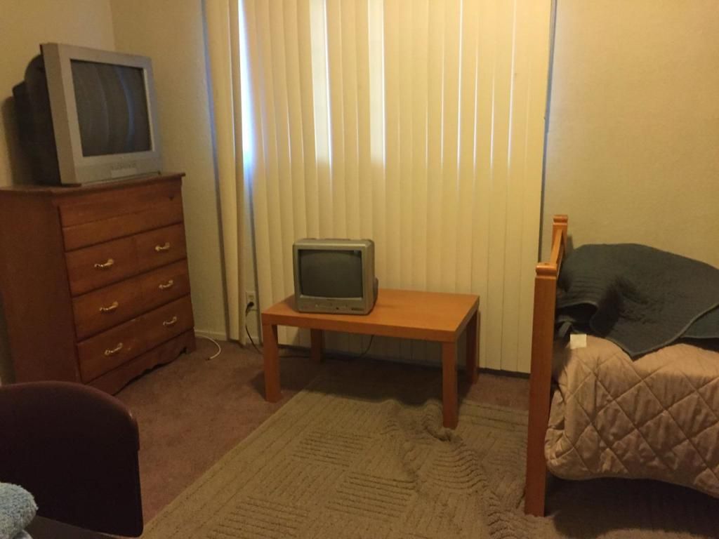 Image 5 of property listing at 585 School Street, Pittsburg, CA 94565