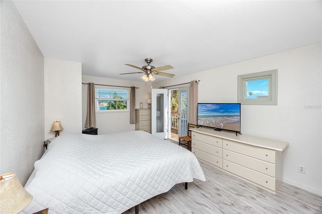 140 142ND AVENUE E, Madeira Beach, FL 33708