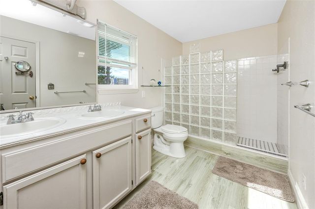 140 142ND AVENUE E, Madeira Beach, FL 33708