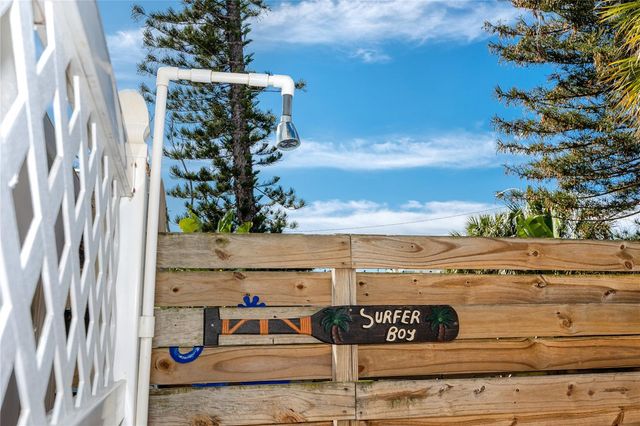 140 142ND AVENUE E, Madeira Beach, FL 33708