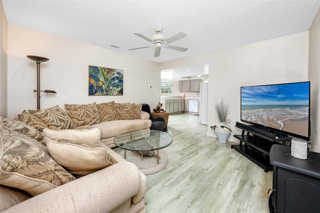 140 142ND AVENUE E, Madeira Beach, FL 33708